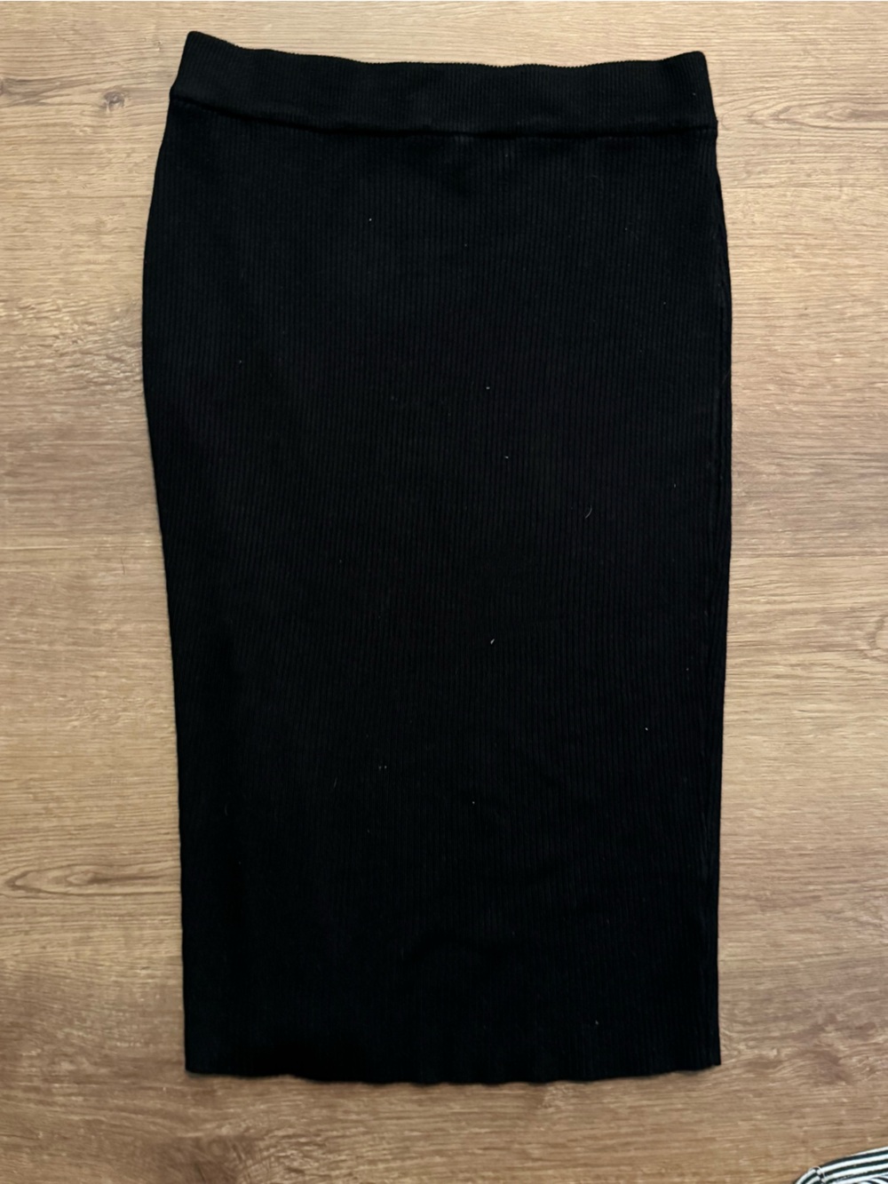 Almost Famous Black Ribbed Knit Tube Skirt